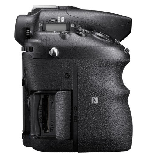 Sony Alpha a77 II DSLR Camera with 16-50mm f/2.8 Lens